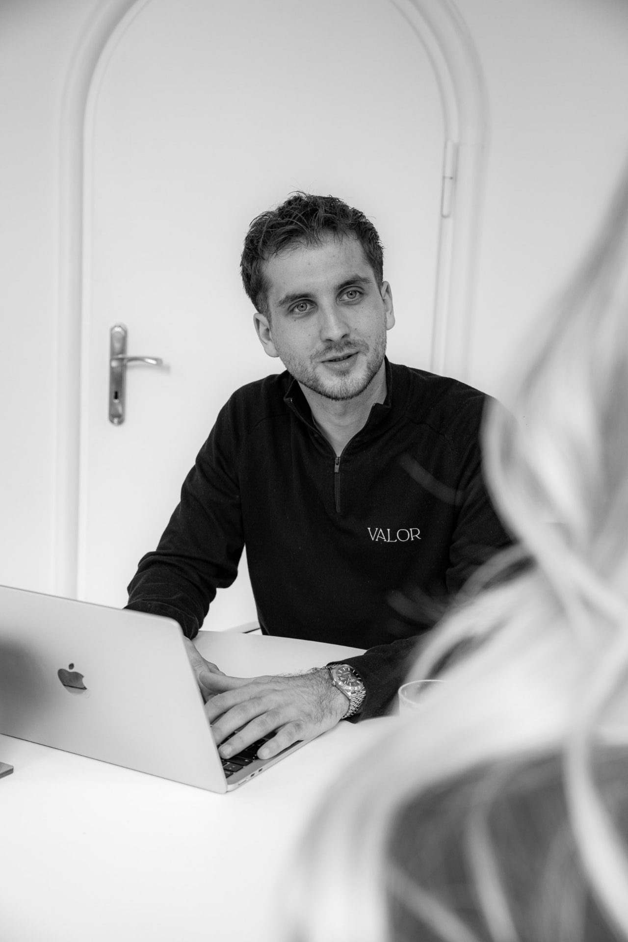 Business- & Personal-Branding-Fotografie in NRW — Portrait bei der Arbeit